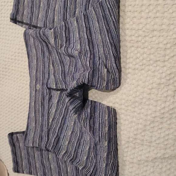 Lululemon Wunder Under Cropped Leggings in size 4 - Picture 1 of 7